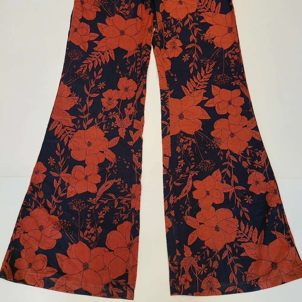 PrettyLittleThing Navy Rust Red Tropical Floral Print Flared Wide Leg Pants 4 - Picture 3 of 13